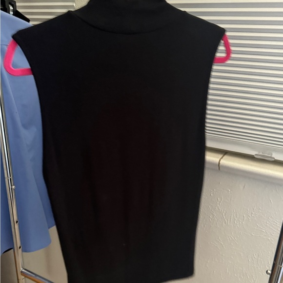 Sanctuary Essentials Sleeveless Mock Neck Tank Black Size Large. Worn Once EUC! - Picture 5 of 10